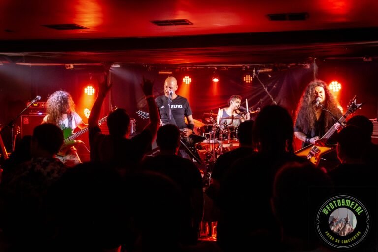 RYF estaba determinado a marcar territorio con Música Diabólica bajo el brazo. Tras un intro de atmósfera opresiva, "Código Nolli" rompió la inercia.