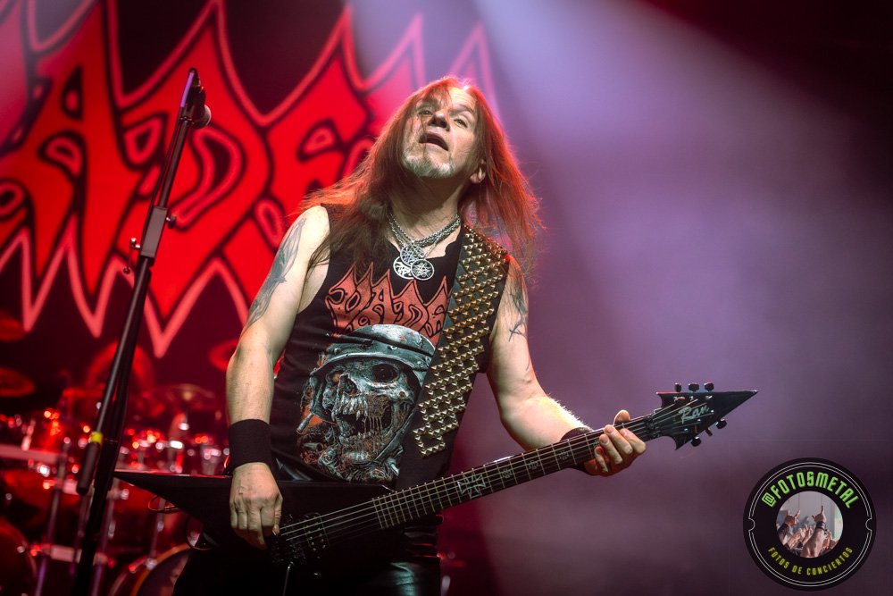 Vader Piotr Wiwczarek fotos concierto Chile 2026 death metal polaco