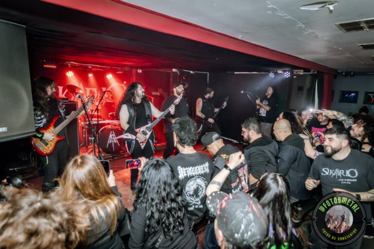 Sikario Fotos del Lanzamiento Re-Elegant and Merciless Revenge