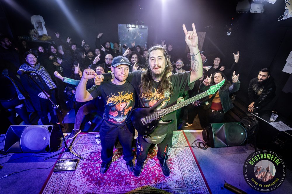 Galería fotográfica del dúo instrumental El Primer Autómata cerrando la jornada de vanguardia matemática en Salas Crearock.