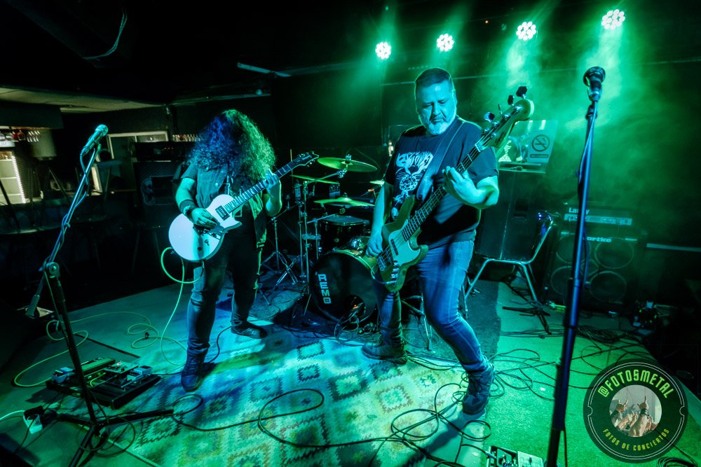 Fotos de Fuzzmones en vivo en Espacio Cousiño | Fotosmetal